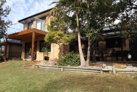 Thora Street Waterfront - Accommodation Gladstone 1
