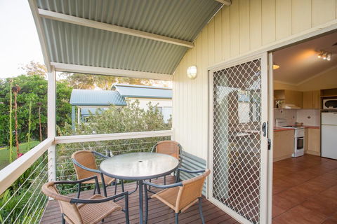 Thou Walla Sunset Retreat - Accommodation Gladstone 2