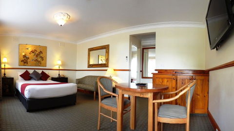 Three Explorers Motel - Accommodation Gladstone 2