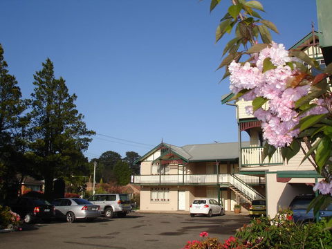 Three Explorers Motel - Accommodation Gladstone 0