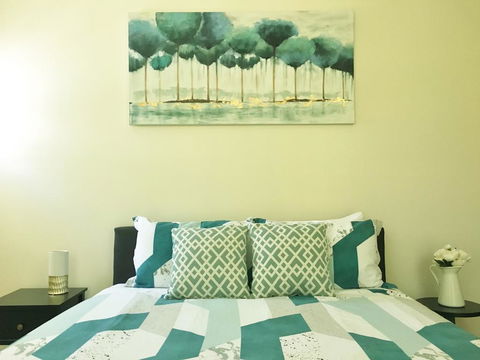 Three Sisters Garden Cottage - Accommodation Gladstone 1
