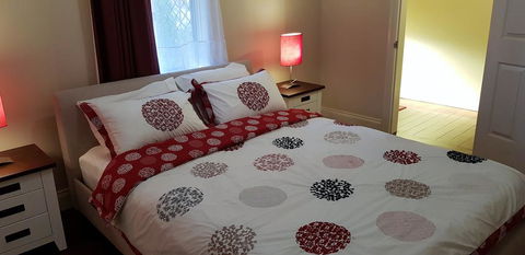 Tillbrook Cottage - Accommodation Gladstone 2