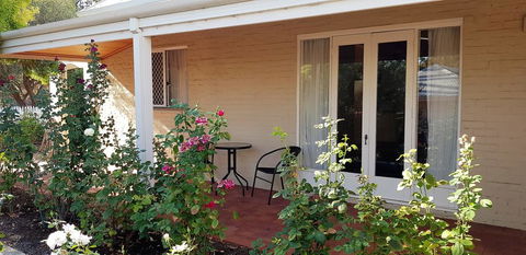 Tillbrook Cottage - Accommodation Gladstone 1
