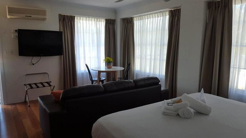 Timbertown Resort And Motel - Accommodation Gladstone 2