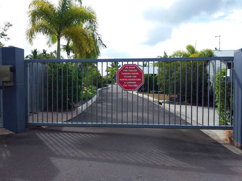 Tin Can Bay Marina Villas - Accommodation Gladstone 3