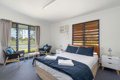 Tin Can Bay's Sleepy Lagoon Motel - Accommodation Gladstone 1