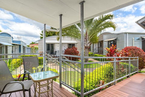 Tin Can Bay's Sleepy Lagoon Motel - Accommodation Gladstone 0