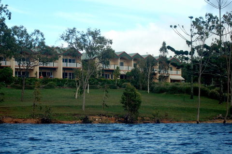 Tinaroo Lake Resort - Accommodation Gladstone 2