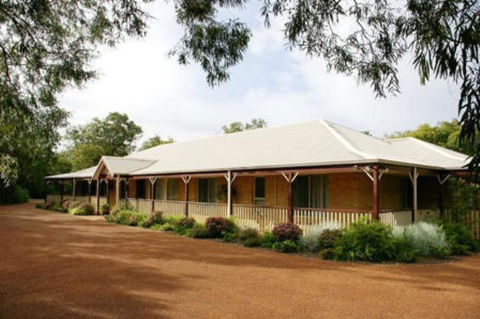 Toby Inlet Homestead - Accommodation Gladstone 2