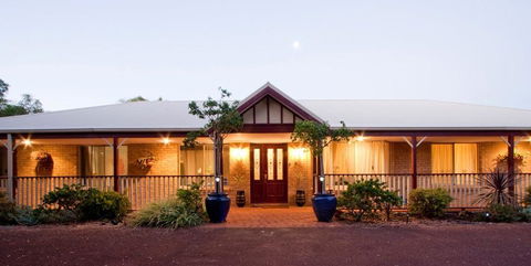 Toby Inlet Homestead - Accommodation Gladstone 1