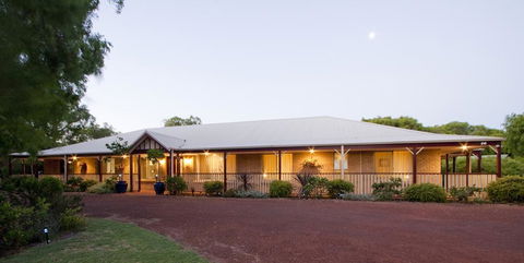 Toby Inlet Homestead - Accommodation Gladstone 0