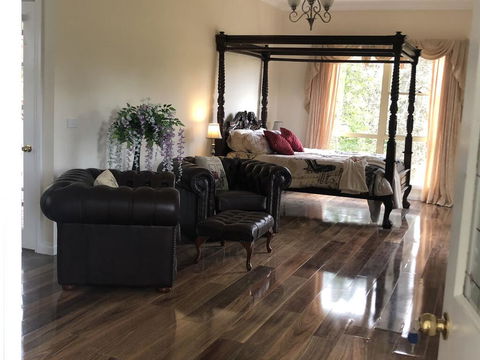 Toolebewang Farm Cottage - Accommodation Gladstone 2