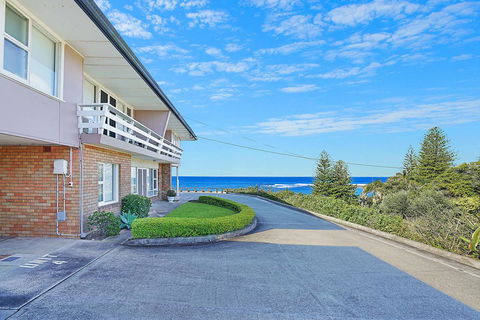 Toowoon Bay Beachside Unit, Unit 4 - Accommodation Gladstone 0