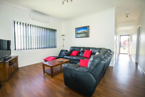 Topaz Cottage - Accommodation Gladstone 3
