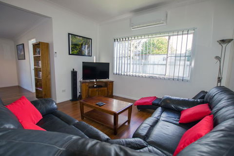 Topaz Cottage - Accommodation Gladstone 2
