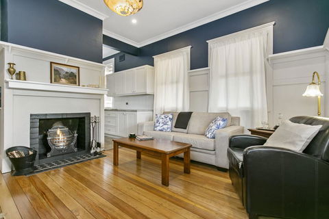Toria Views - Accommodation Gladstone 2