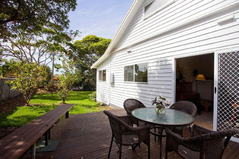 Torquay Retreats Aus - ThirtyOne Pride - Accommodation Gladstone 1
