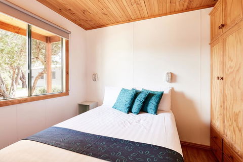 Torquay Foreshore Caravan Park - Accommodation Gladstone 3