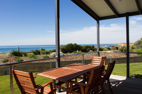 Torquay Foreshore Caravan Park - Accommodation Gladstone 0