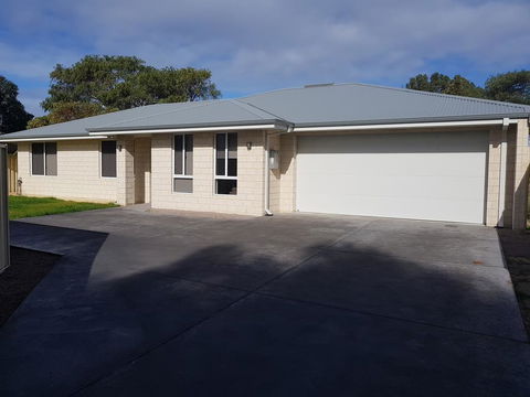 Towncrackers Guest House - Accommodation Gladstone 0