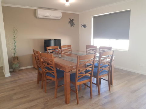Towncrackers Guest House - Accommodation Gladstone 2