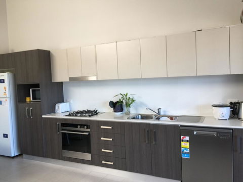 Townhouse - Accommodation Gladstone 2