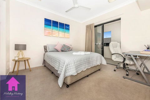 Townsville Luxury Spacious Apt 3 BR-2BTH Pools - Accommodation Gladstone 2