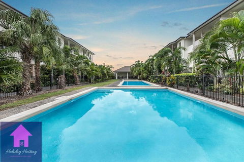 Townsville Luxury Spacious Apt 3 BR-2BTH Pools - Accommodation Gladstone 0
