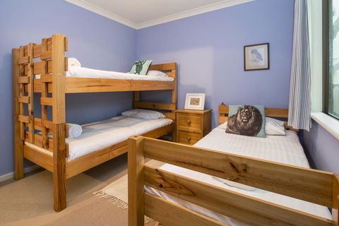 Tranquil Waters - Pet Friendly Family Beach House In Quindalup - Accommodation Gladstone 1