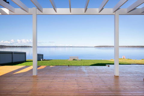 Tranquility Absolute Waterfront - Pet Friendly - 10 Mins To Hyams Beach - Accommodation Gladstone 0