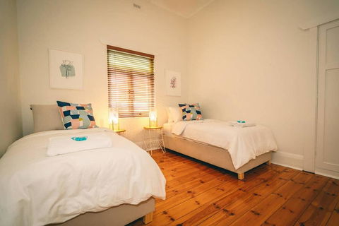 Treasure On Bagot-Free Wifi/Netflix-Close To CBD - Accommodation Gladstone 2