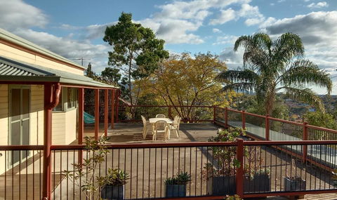 Treetops Escape - Accommodation Gladstone 0