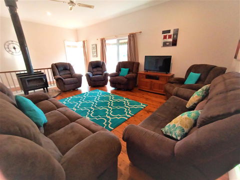 Treetops Escape - Accommodation Gladstone 3