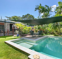 Tropical House Pool and Extra Bungalow 4 bedrooms - Accommodation Gladstone