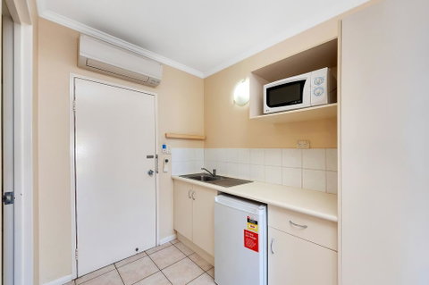 Tropical Queenslander - Accommodation Gladstone 2