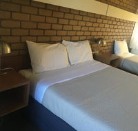 Tudor House Motel - Accommodation Gladstone