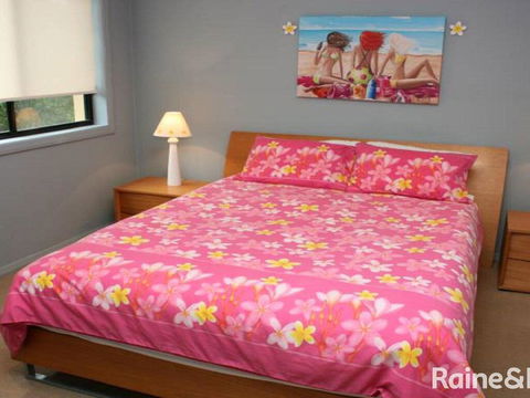 Tuscany #1 - 1/19 Campbell Crescent. Terrigal - Accommodation Gladstone 1