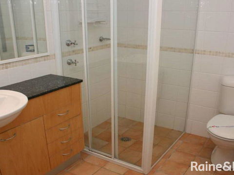 Tuscany #1 - 1/19 Campbell Crescent. Terrigal - Accommodation Gladstone 2