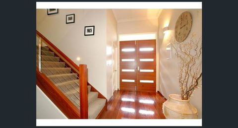 Twelve Apostles Beach House B&B - Accommodation Gladstone 3