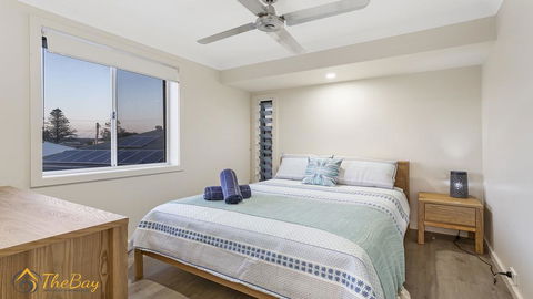 Twilight On Sunset Beach - Solders Point - Accommodation Gladstone 1