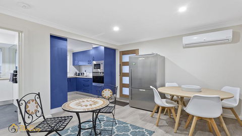 Twilight On Sunset Beach - Solders Point - Accommodation Gladstone 2