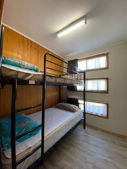 Twin Dolphins Holiday Park - Accommodation Gladstone 1