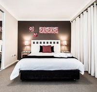 Two bedroom Apt next to Perth CBD with Parking. - Accommodation Gladstone