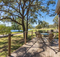 Two Doors - Accommodation Gladstone