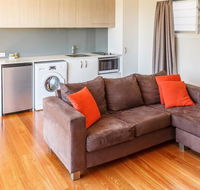 Two Islands at the Jetty - Accommodation Gladstone