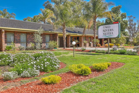 Two Rivers Motel - Accommodation Gladstone 0