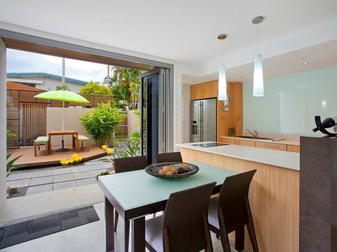 U3/27 Noosa Parade, Noosa Sound - Accommodation Gladstone 1