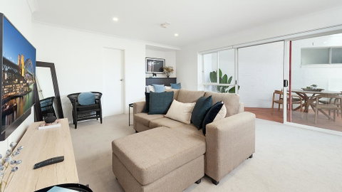 ULTIMATE BONDI LIVING - Accommodation Gladstone 0