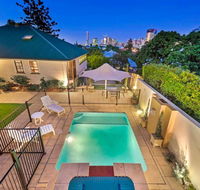Ultimate Family Home - 3 Bedroom Lux Retreat with Private Pool Spa and Incredible Views - Accommodation Gladstone