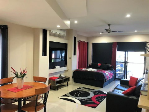 Ultra Modern Private Studio Room - Accommodation Gladstone 0